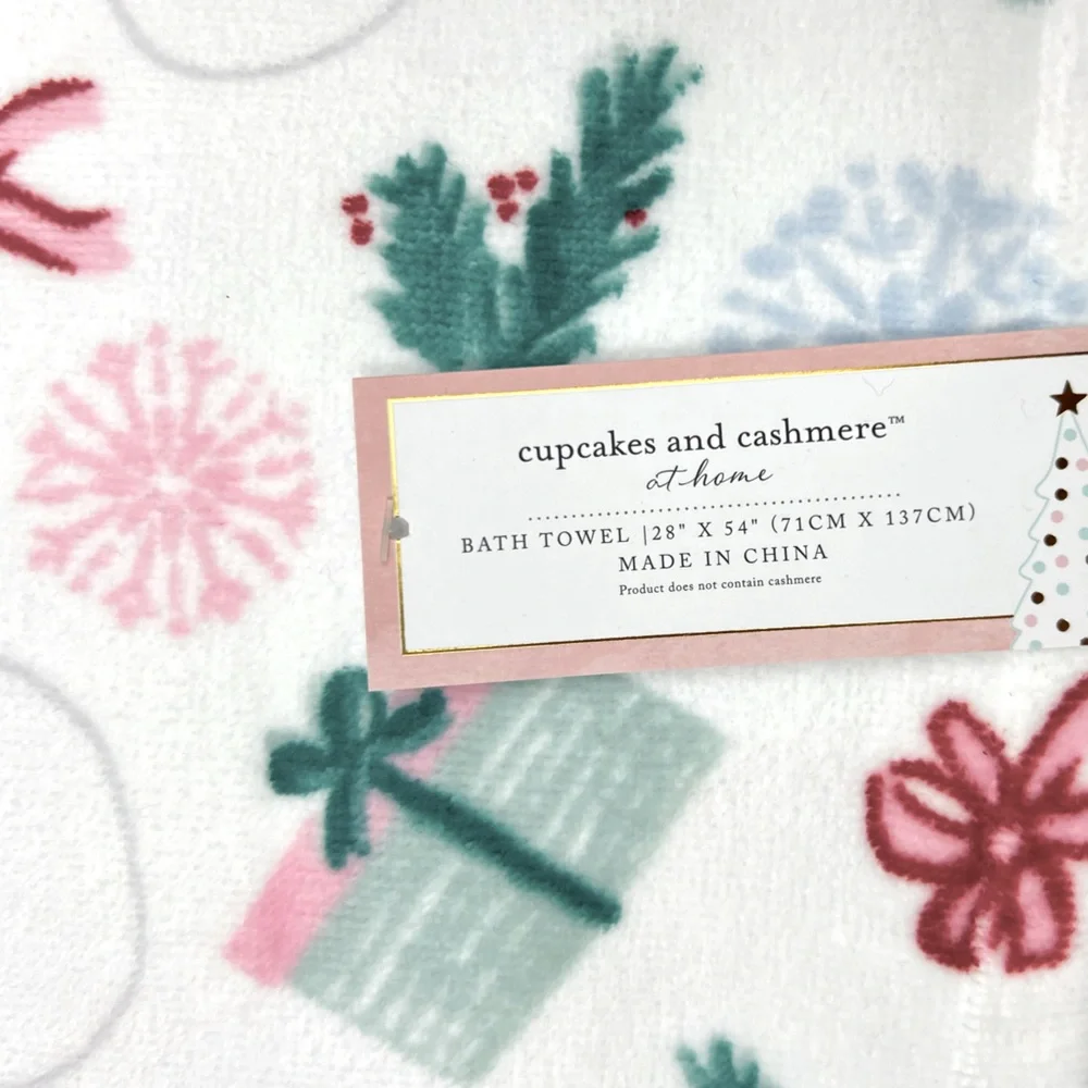 Cupcakes & Cashmere - ‘Winter Wonderland bundle’ bath towel set. NWT Firm!